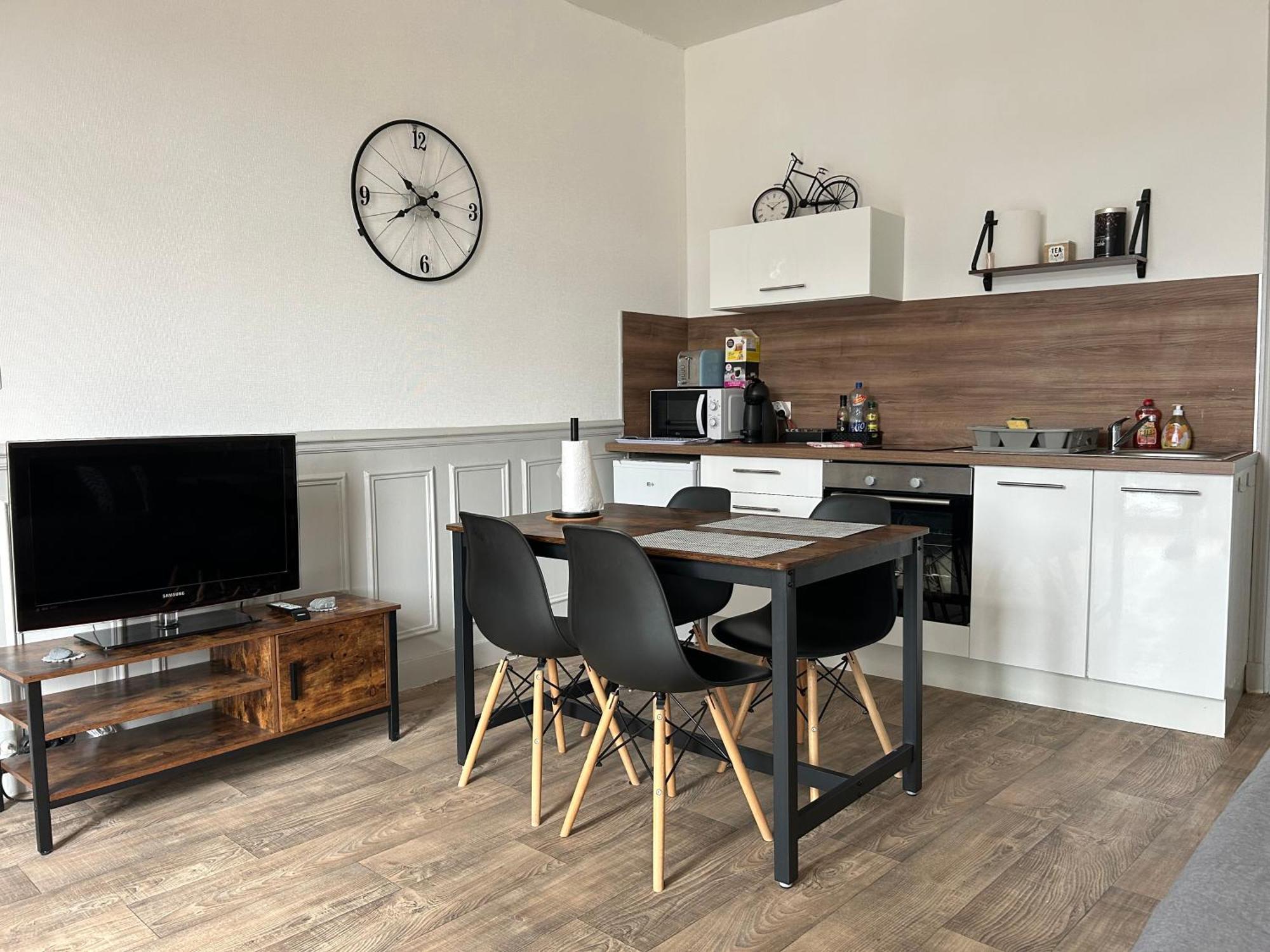 Appartement F1, Refait A Neuf, 150M De La Plage Donville-les-Bains Exterior photo